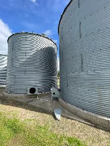 Brock grain bins - Photo 9