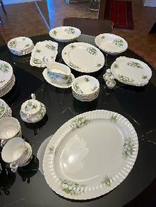 Royal Albert Bone China Trillium Pattern (Made in England) - Photo 3