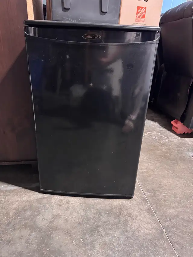 Danby Mini Fridge - Works perfect