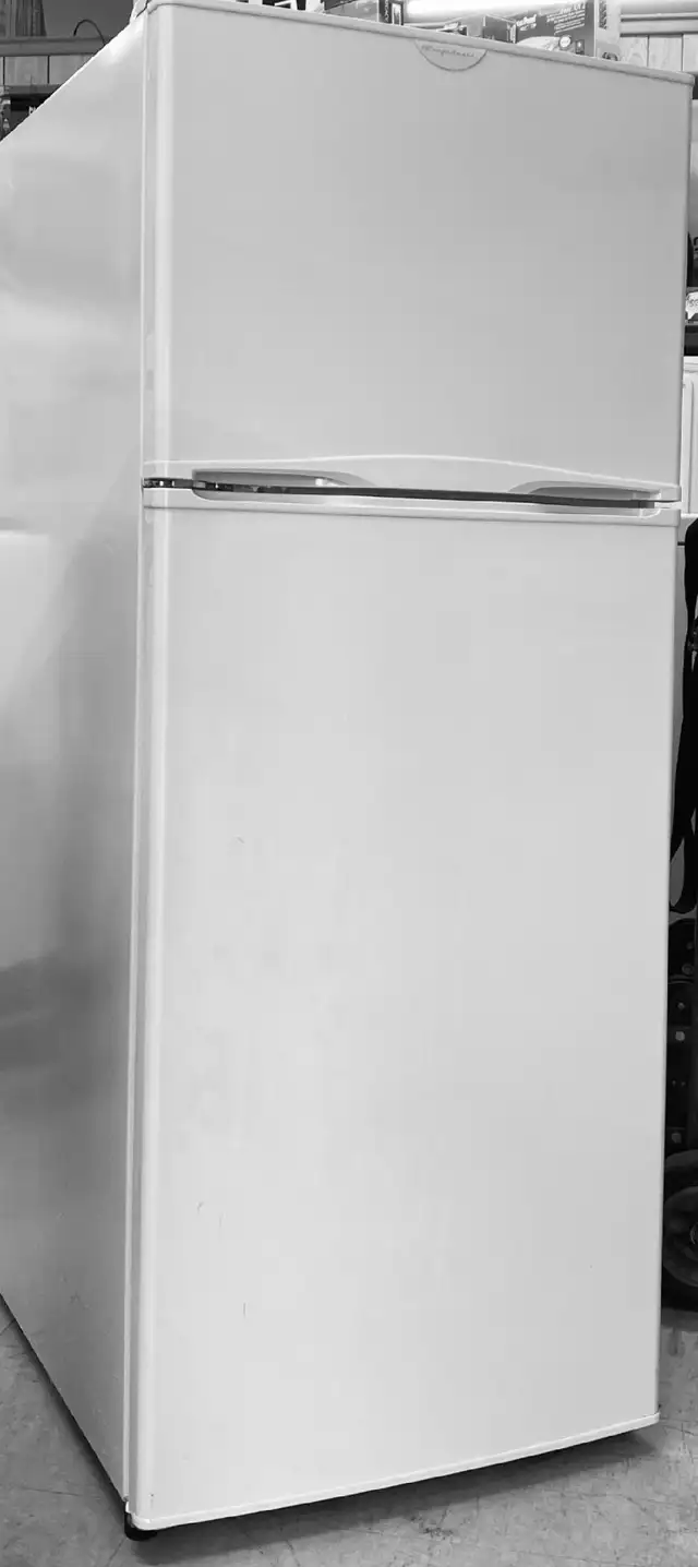 Frigidaire Compact Fridge, apartment size frost free model