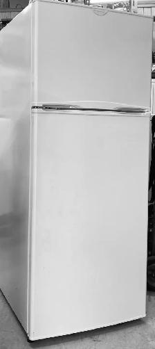 Frigidaire Compact Fridge, apartment size frost free model
