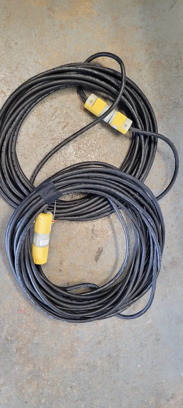 Extension Cords 16-3 SOW FT2 C/W Hubble 15A 125v Commercial Ends
