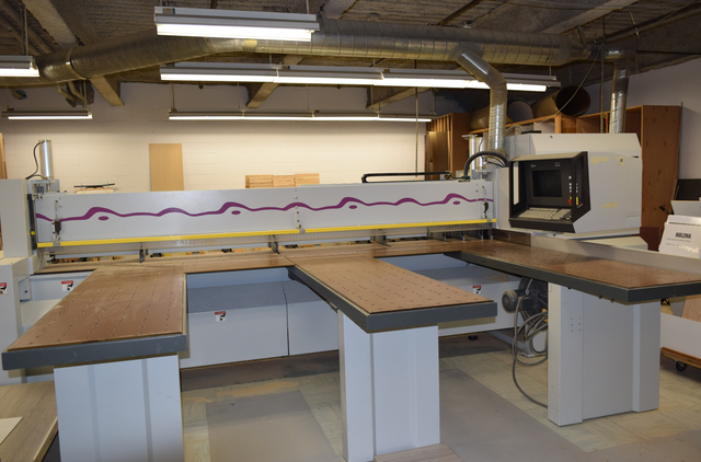 OMAG CNC panel saw / Scie à panneaux à commande numérique