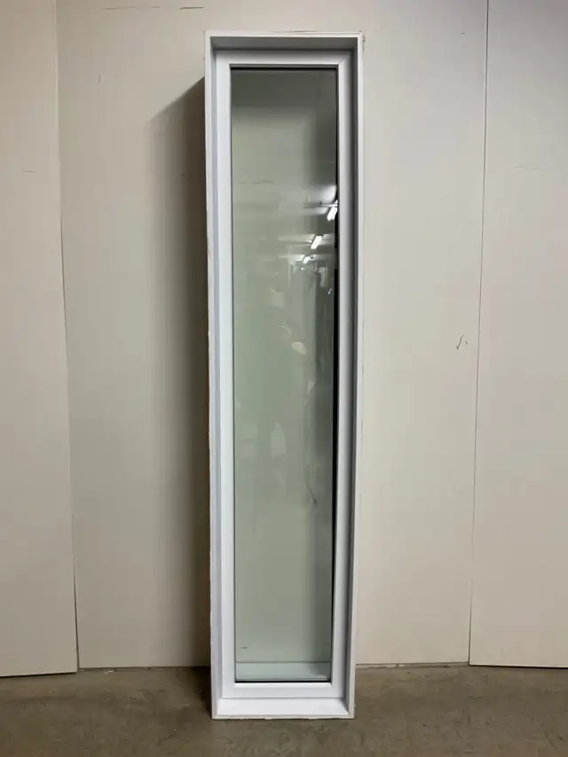 10957FP Fenêtre Fixe PVC Blanc Salle de montre 15 1/2 x 70 3/4
