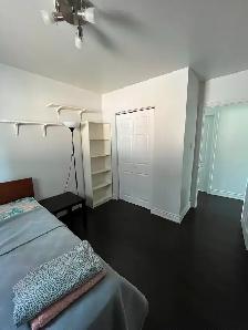 3-Bedroom House, MainFloor- Close to York University for Student - Photo 6