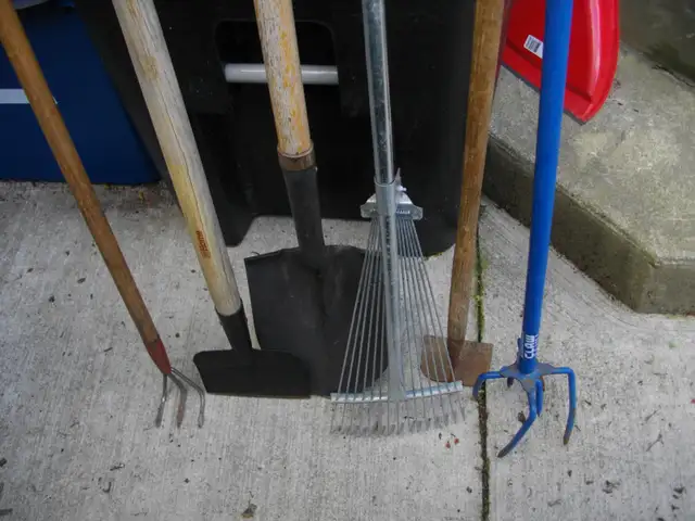 GARDEN TOOL SET OF 6