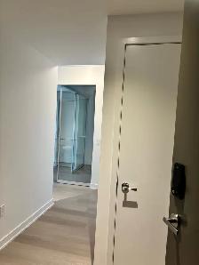 Brand New 2 Bedroom Apartment Square One (48th floor) - Photo 2