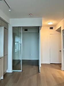 Brand New 2 Bedroom Apartment Square One (48th floor) - Photo 3