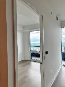 Brand New 2 Bedroom Apartment Square One (48th floor) - Photo 5