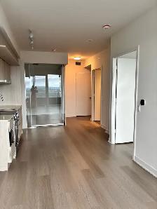 Brand New 2 Bedroom Apartment Square One (48th floor) - Photo 6