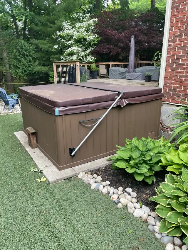 FREE HOT TUB