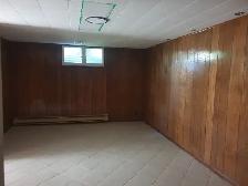 3BHK-2 WASHROOM BASEMENT with SEPARATE ENTRANCE - Photo 4