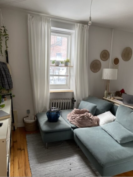 Large bachelor located on Laurier- Available for August/Sept!