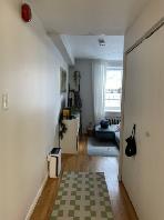 Large bachelor located on Laurier- Available for August/Sept! - Photo 4