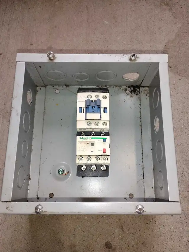 Electric Boxes & Breakers