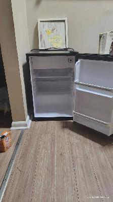 Frigidaire-mini fridge(with mini freezer)very quiet,stainless - Photo 2