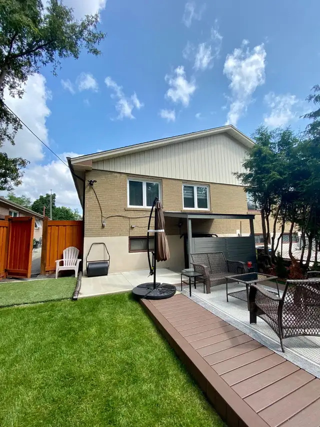 Yonge/Finch 1BR Unit with Separate Entrance
