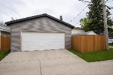 Tastefully remodelled 3bdrm   den w/ 22x22 double garage - Photo 2