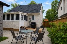 Tastefully remodelled 3bdrm   den w/ 22x22 double garage - Photo 4