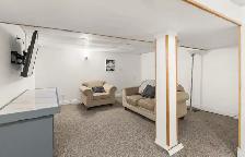 Tastefully remodelled 3bdrm   den w/ 22x22 double garage - Photo 8