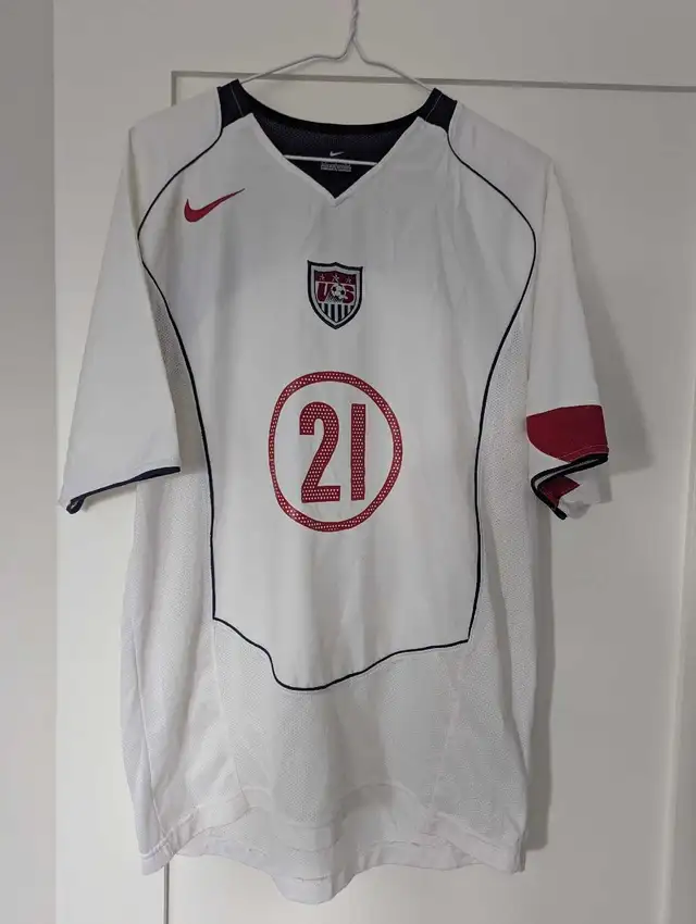 Landon Donovan USA soccer jersey