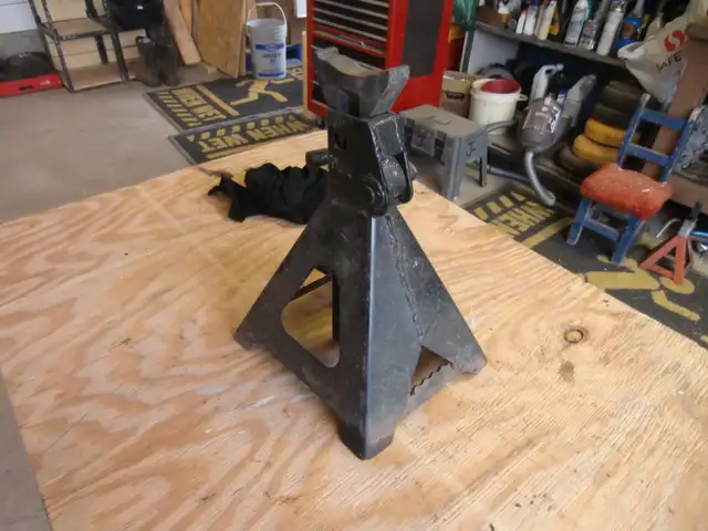 Axle Stand
