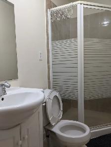 Female, 3rd flr furnished Room, Parking @York University Village - Photo 7