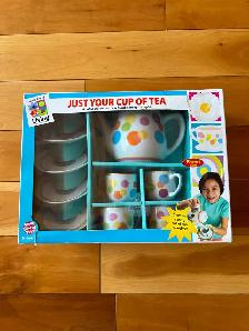 Little Girls Tea Set Really Pretty BRAND NEW SEALED