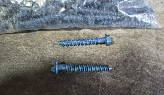 106× TAPCON-STYLE CONCRETE SCREWS – 1/4' × 1-3/4' HEX HEAD – NEW