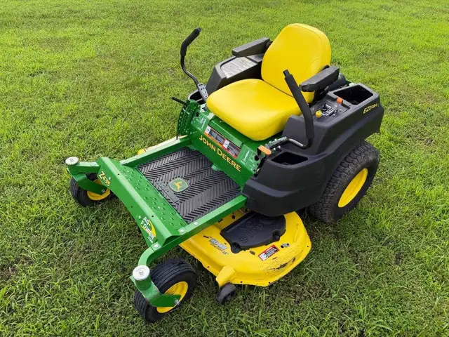 John Deere Z435 zero turn lawn mower25 horse power Briggs48'