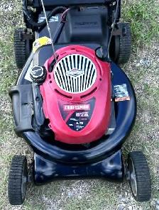 CRAFTSMAN SELF PROPELLED GAS LAWNMOWER - Photo 3