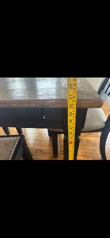 Kitchen table, chairs and bench - Photo 6