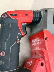 Milwaukee 2912-22 M18 FUEL 1' SDS Plus Rotary Hammer Kit - $399 - Photo 6