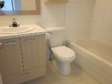 MAGNIFIQUE 3 1/2 IMMEUBLE AVEC PISCINE INTÉRIEURE - Photo 5