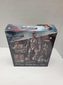 Mafex Cyborg Justice League Figure No 63 - Photo 5