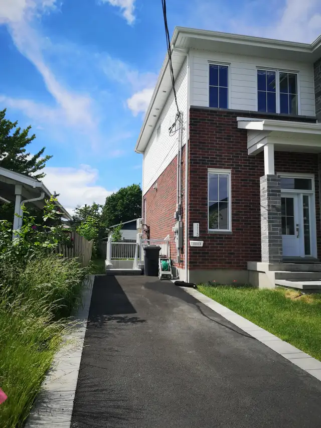 Big and bright modern 3½ (one bedroom) apartment in Saint-Hubert