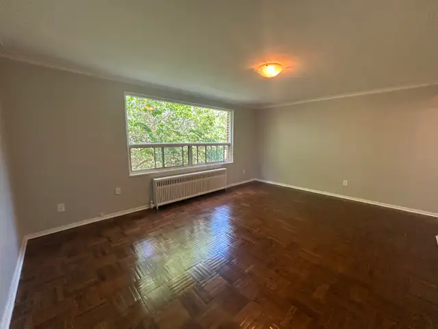 Studio apartment rental on Bayview south of Davisville