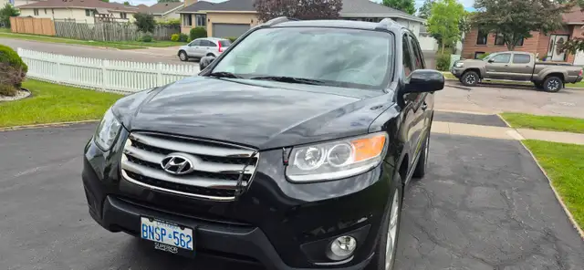 2012 Santa Fe GL 3.5 AWD sport with safety certificate