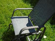 Chaise a bille et table de patio - Photo 3