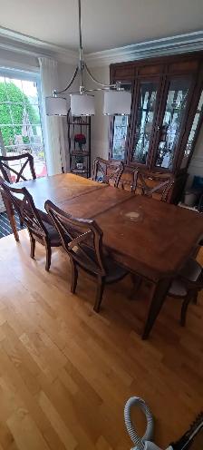 Table salle à manger avec 6 chaises - Photo 2