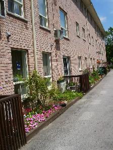 Welcome seniors! Quiet and friendly units available! - Photo 10