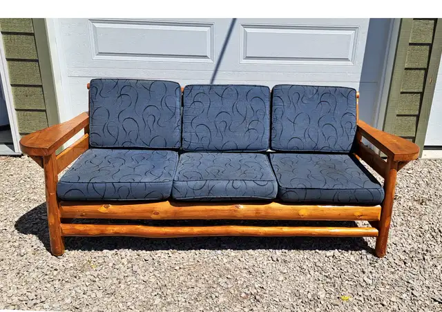 VINTAGE PINE COTTAGE COUCH - WIARTON FURNITURE
