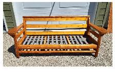 VINTAGE PINE COTTAGE COUCH - WIARTON FURNITURE - Photo 3