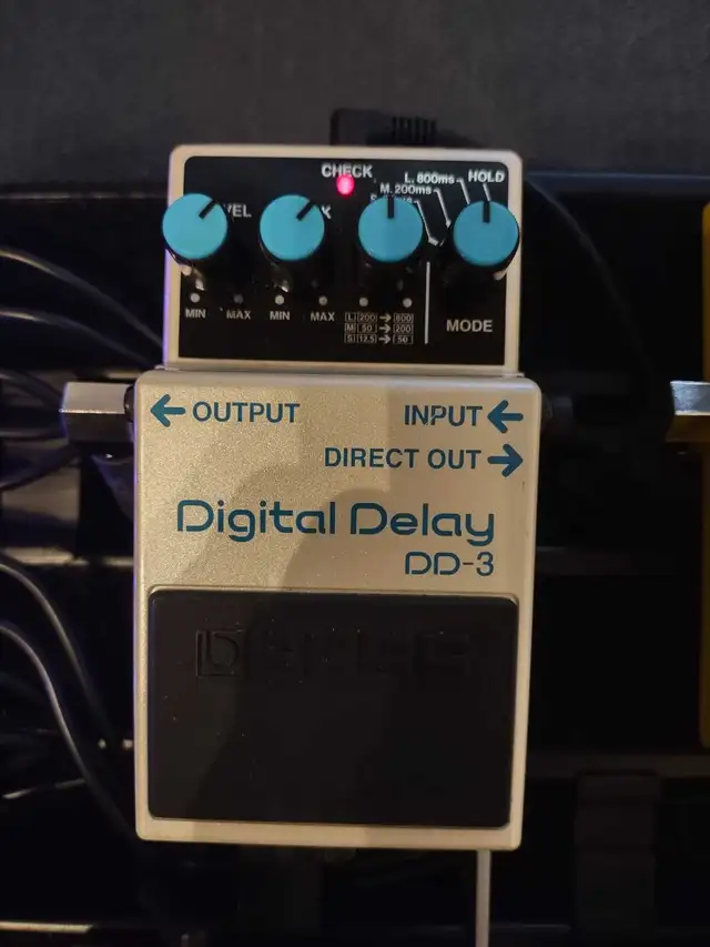 Boss digital delay (DD3)