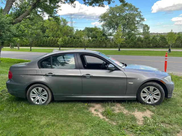 2010 BMW 323i only 152,000 kms