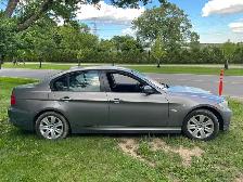 2010 BMW 323i only 152,000 kms