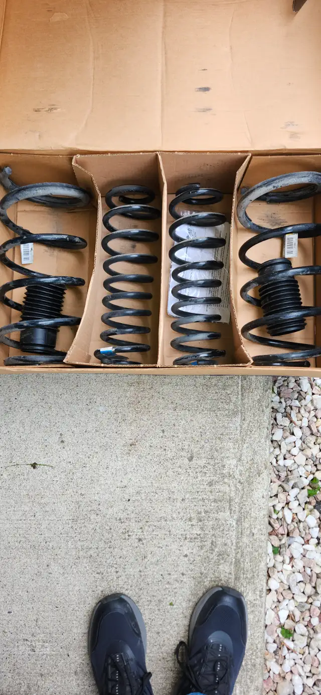 Suspension dun Ford Mustang 2007 originale neuve Coils sping et