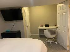 Spacious 2 LARGE BEDROOMS Basement Apt for Rent - MAVIS/EGLINTON - Photo 5