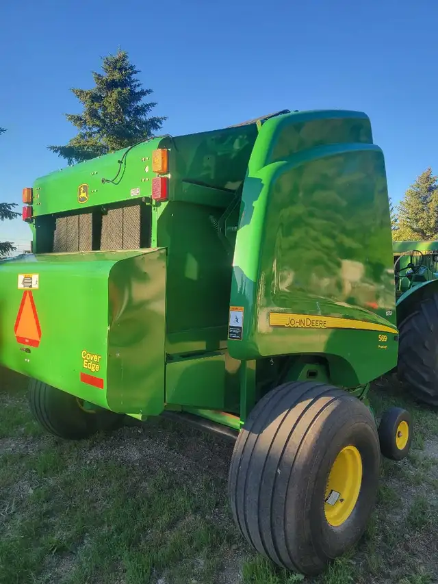 569 John Deer baler