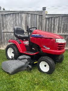 54" Craftsman DGT6000 riding lawn tractor - Photo 2